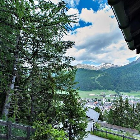 Chesa Flurigna - Zuoz Apartman Kültér fotó