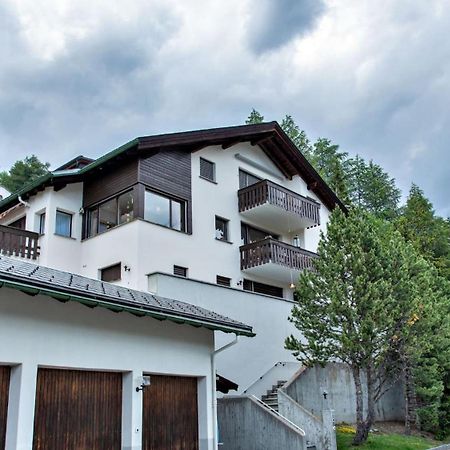 Chesa Flurigna - Zuoz Apartman Kültér fotó